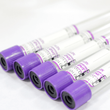 Фиолетовые вакуумные пробирки для гематологии с ЭДТА